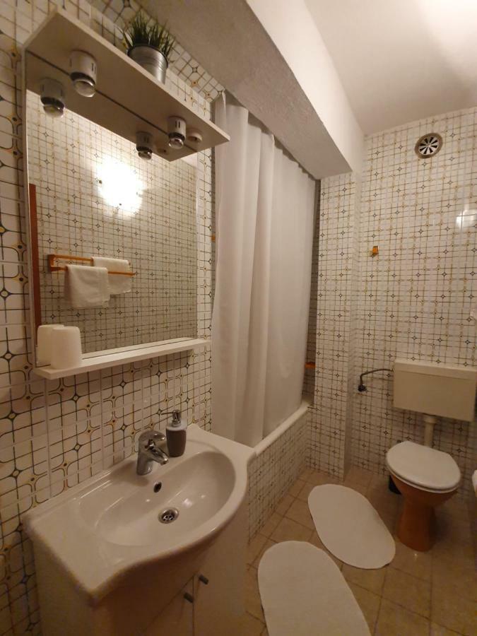 Apartmani Renata Brela Buitenkant foto